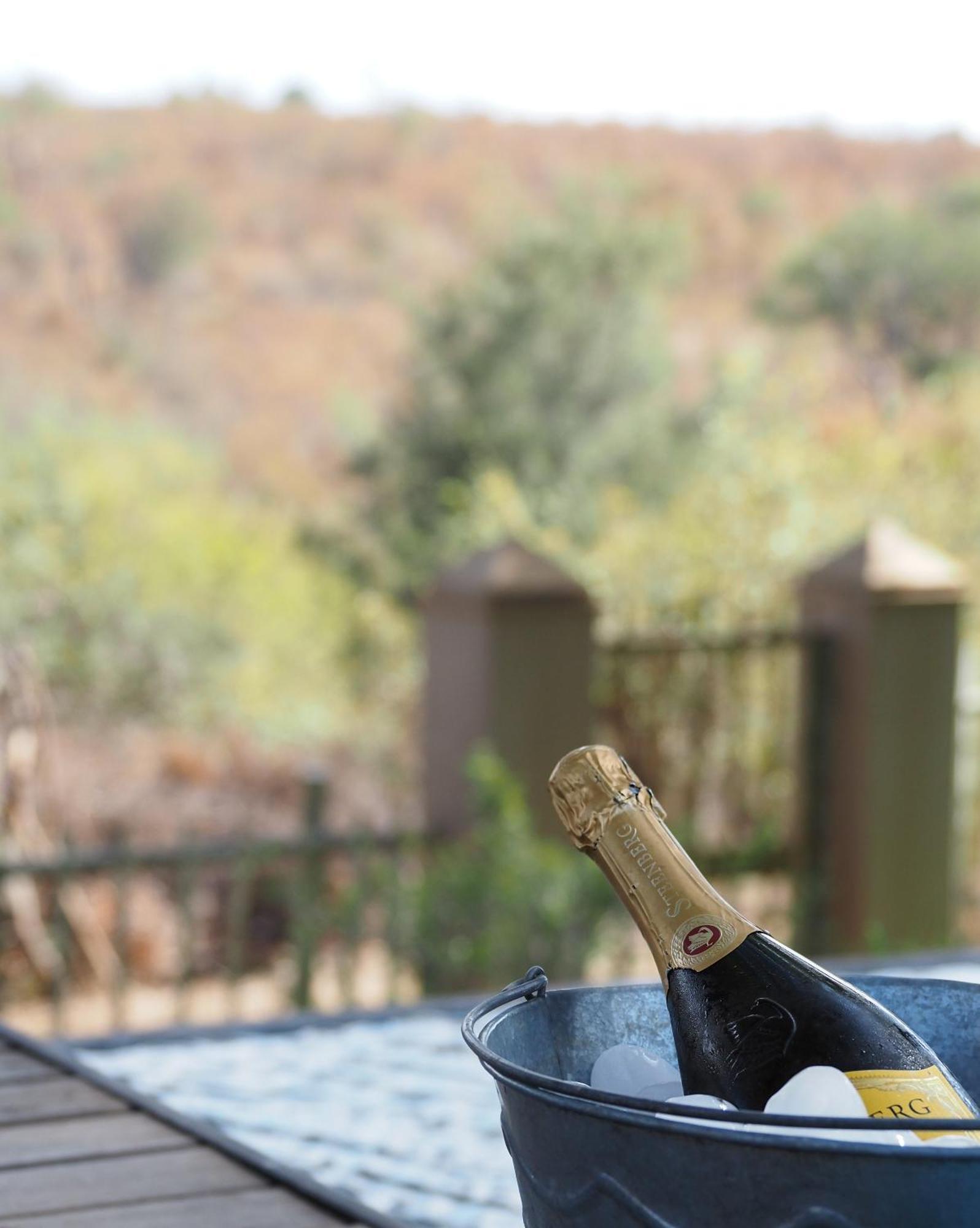 ムウェティ ブッシュ ロッジ Grietjie Game Reserve エクステリア 写真